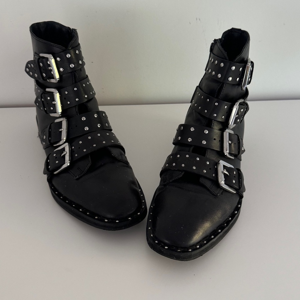 TOPSHOP AMELIA Black Studded Boots